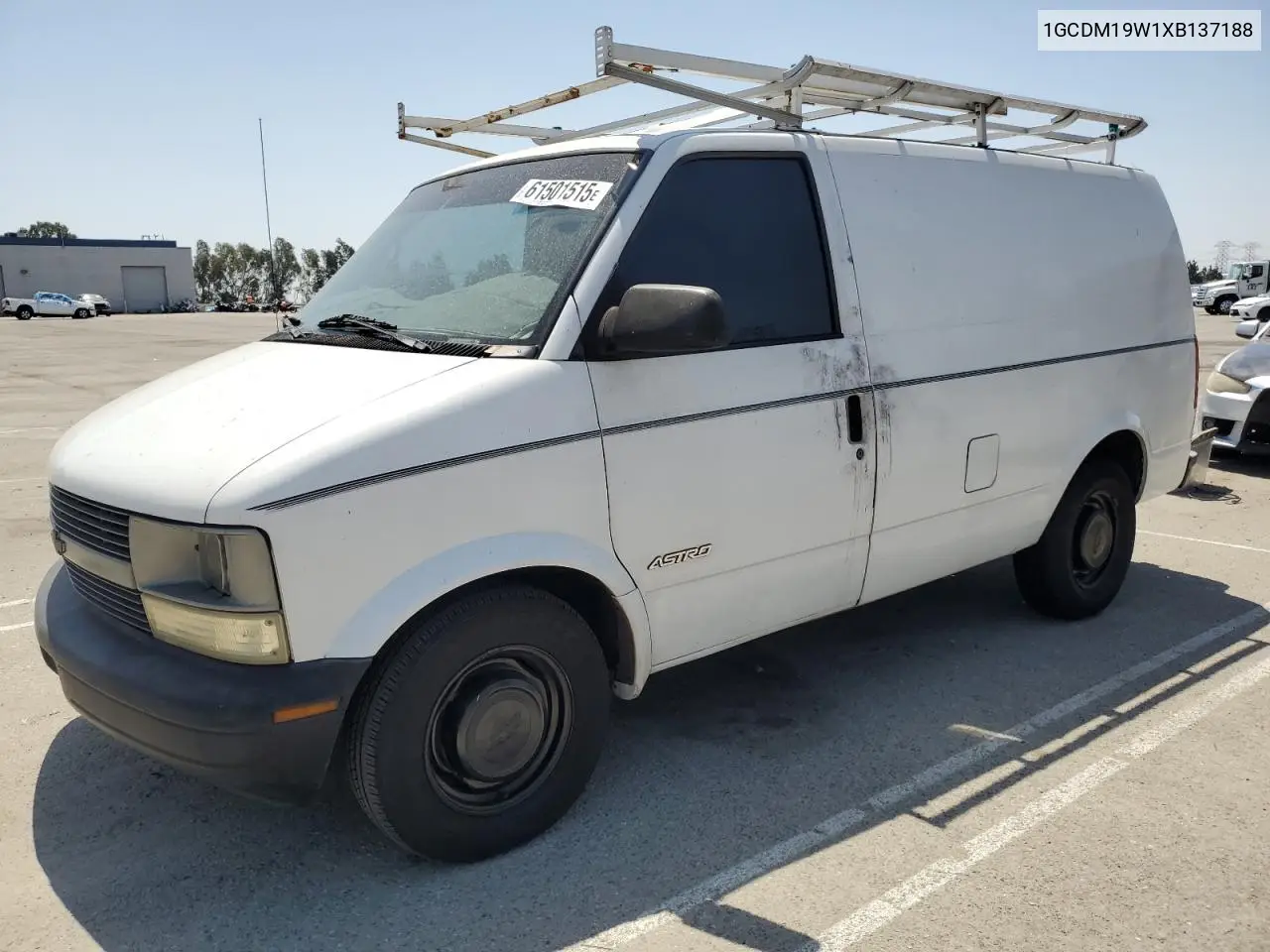 1999 Chevrolet Astro VIN: 1GCDM19W1XB137188 Lot: 61501515