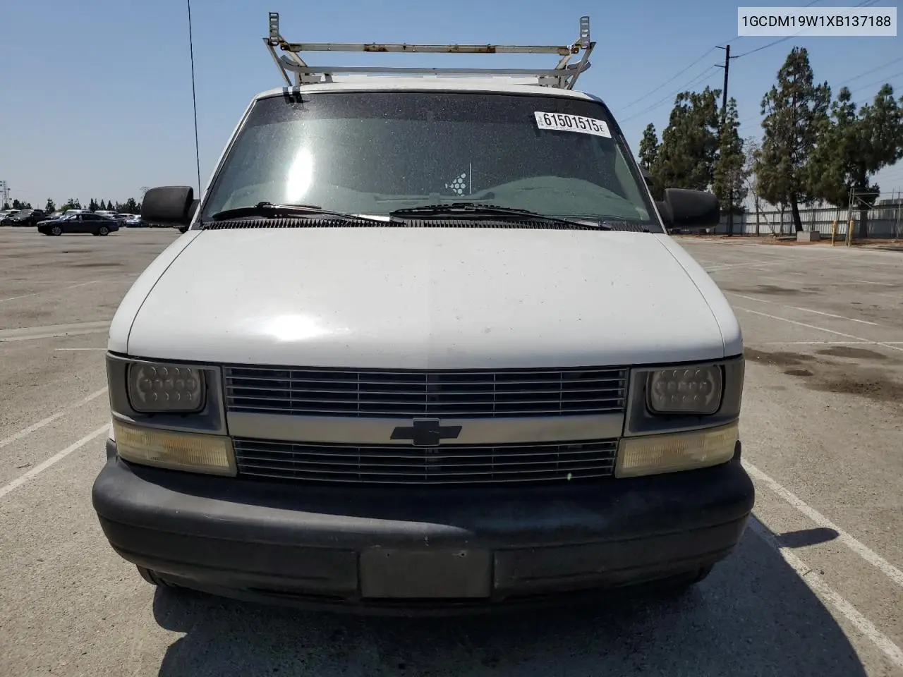 1999 Chevrolet Astro VIN: 1GCDM19W1XB137188 Lot: 61501515