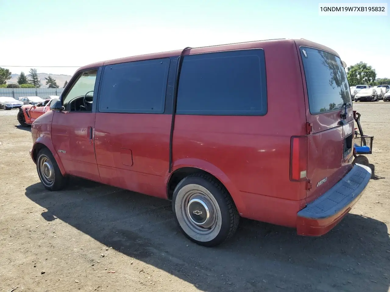 1999 Chevrolet Astro VIN: 1GNDM19W7XB195832 Lot: 62424015