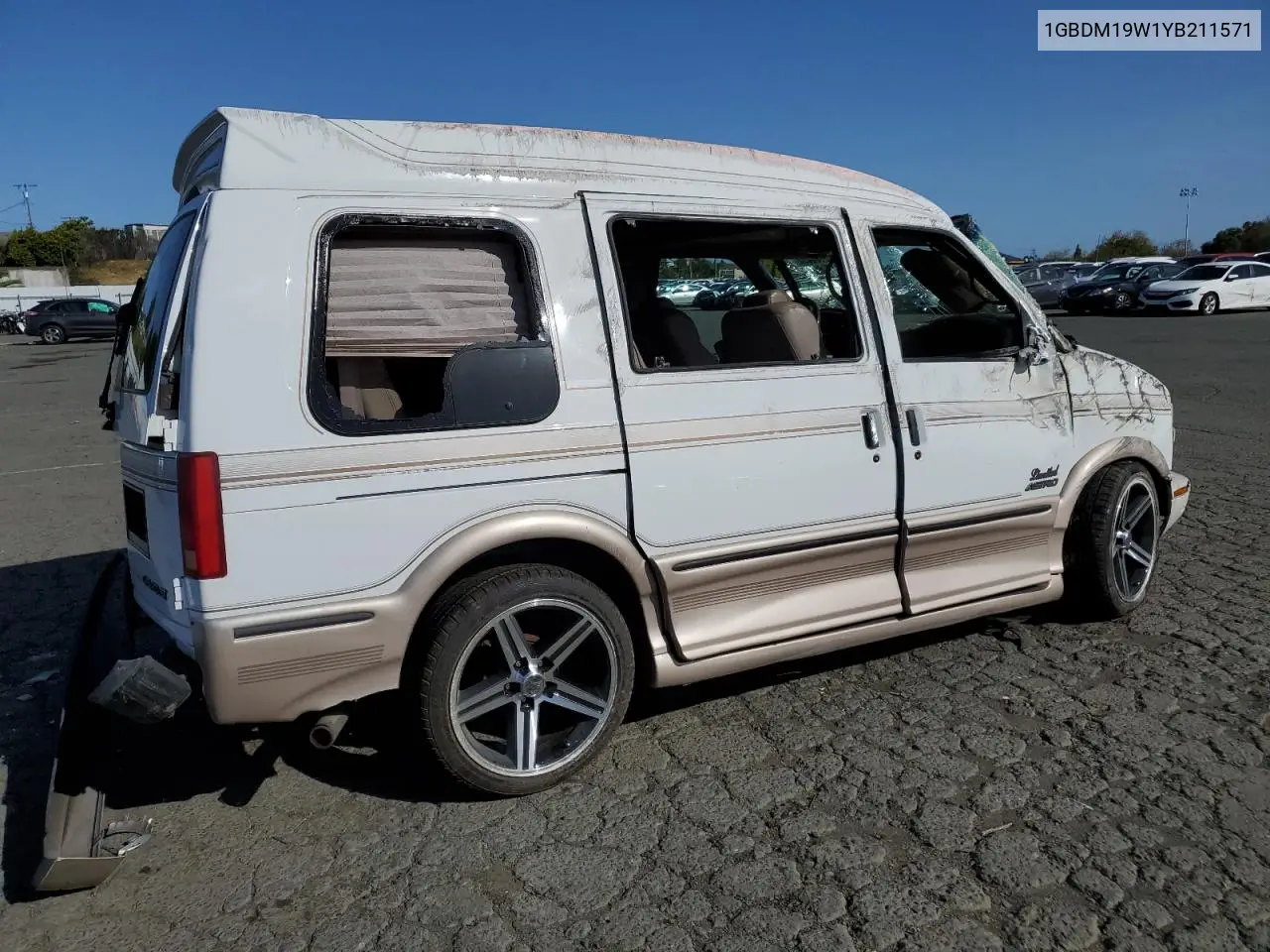 2000 Chevrolet Astro VIN: 1GBDM19W1YB211571 Lot: 52156885