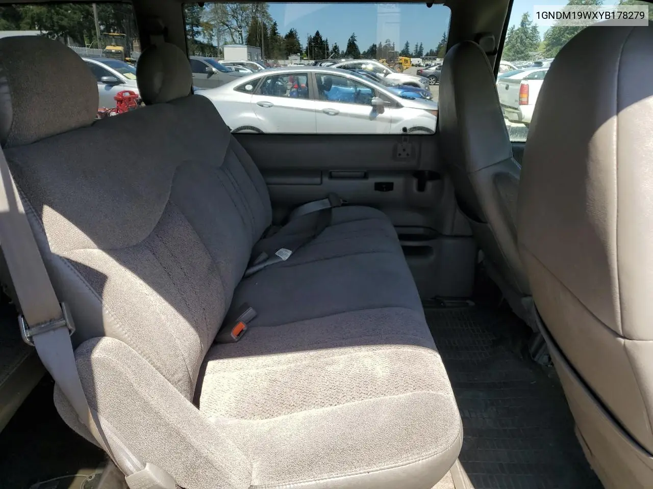 2000 Chevrolet Astro VIN: 1GNDM19WXYB178279 Lot: 55323515
