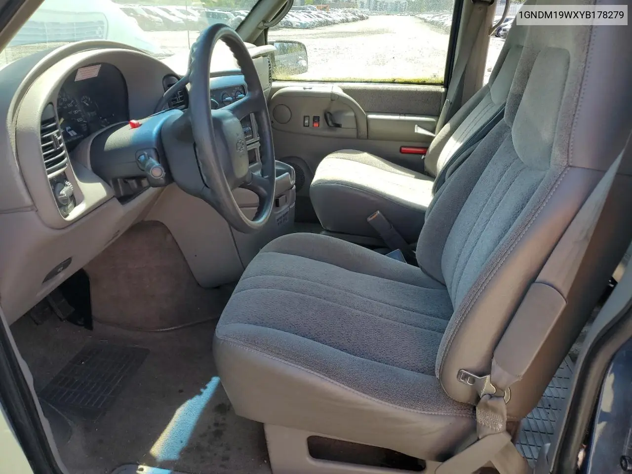 2000 Chevrolet Astro VIN: 1GNDM19WXYB178279 Lot: 55323515