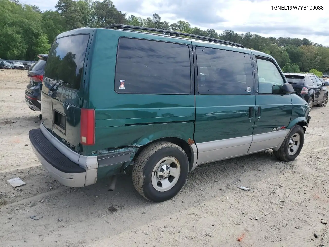 2000 Chevrolet Astro VIN: 1GNEL19W7YB109038 Lot: 56300125