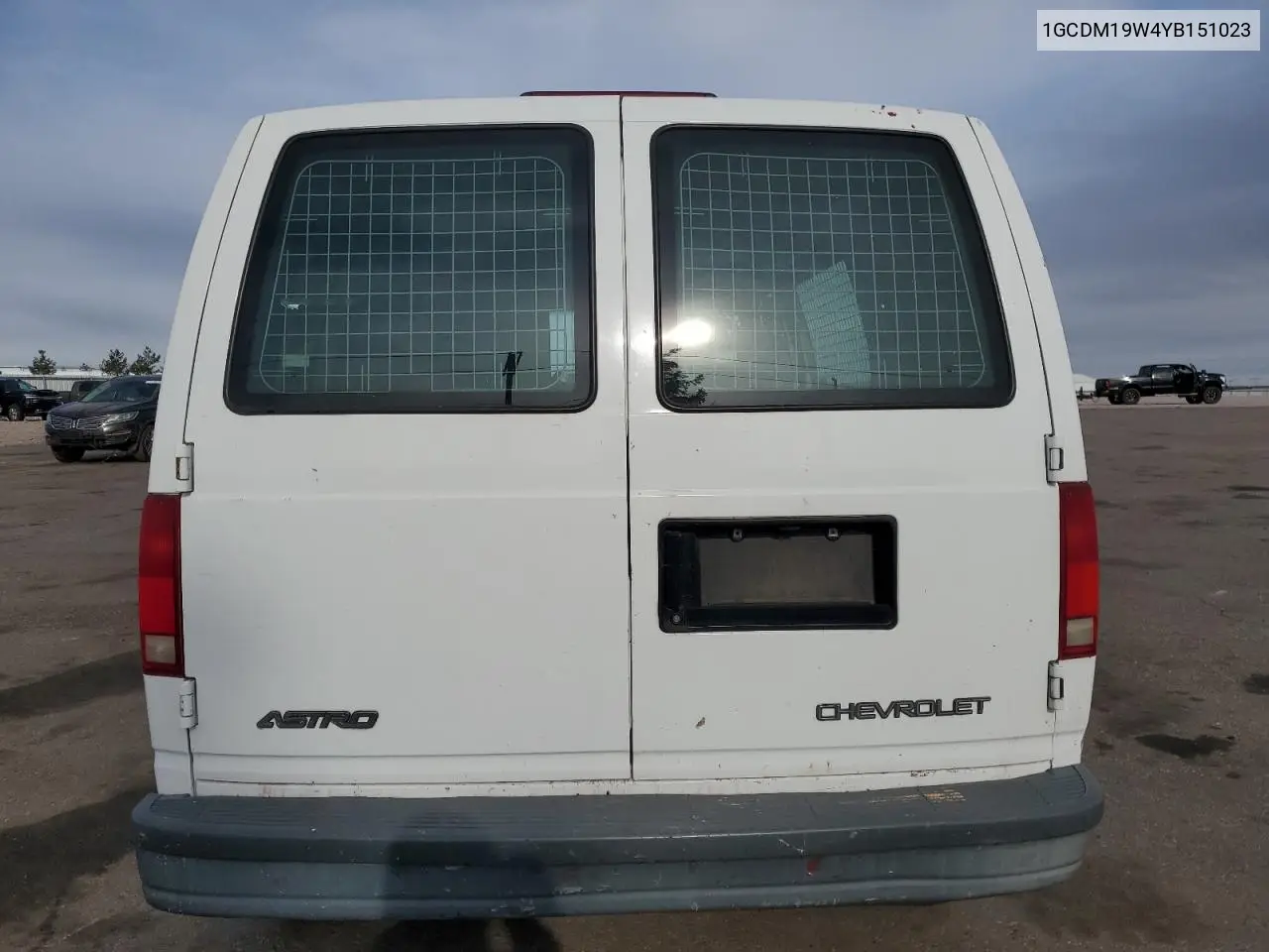 2000 Chevrolet Astro VIN: 1GCDM19W4YB151023 Lot: 60136175