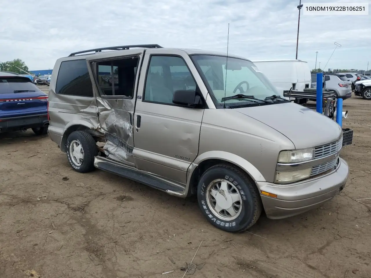 2002 Chevrolet Astro VIN: 1GNDM19X22B106251 Lot: 58838805