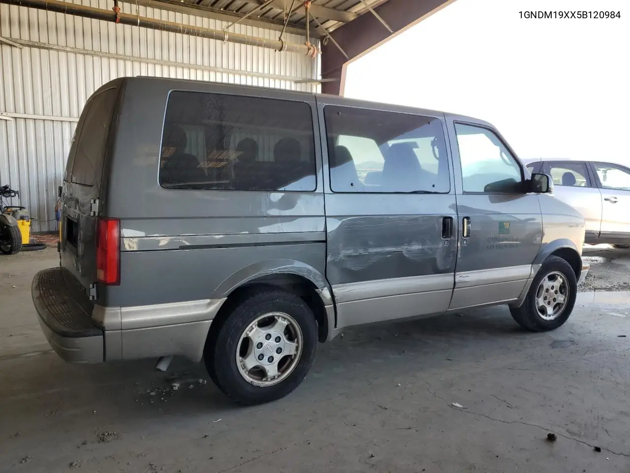 2005 Chevrolet Astro VIN: 1GNDM19XX5B120984 Lot: 59742185