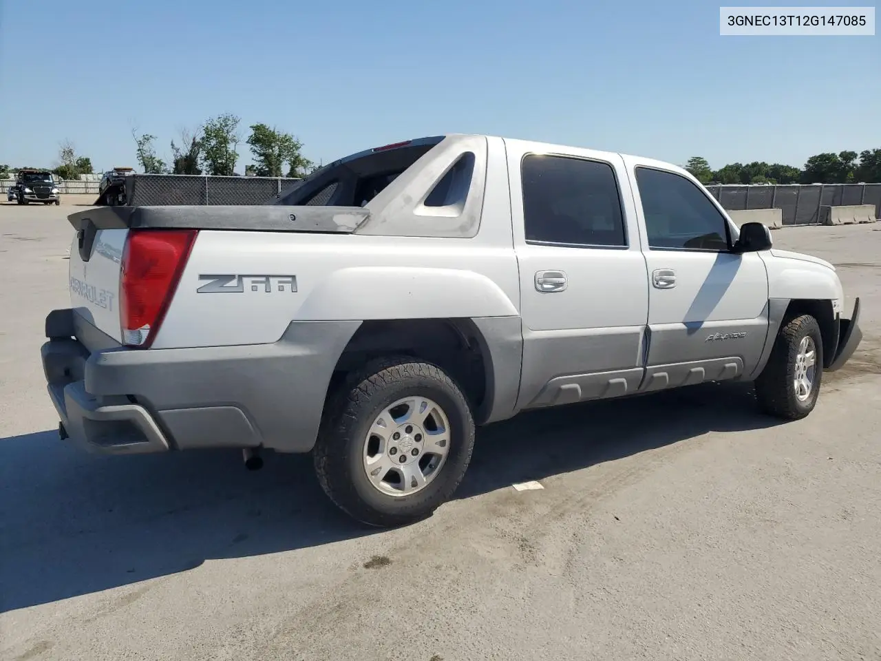 2002 Chevrolet Avalanche C1500 VIN: 3GNEC13T12G147085 Lot: 53641115