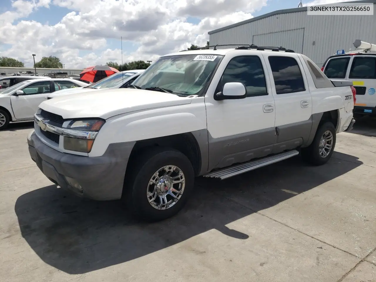 2002 Chevrolet Avalanche K1500 VIN: 3GNEK13TX2G256650 Lot: 56239355