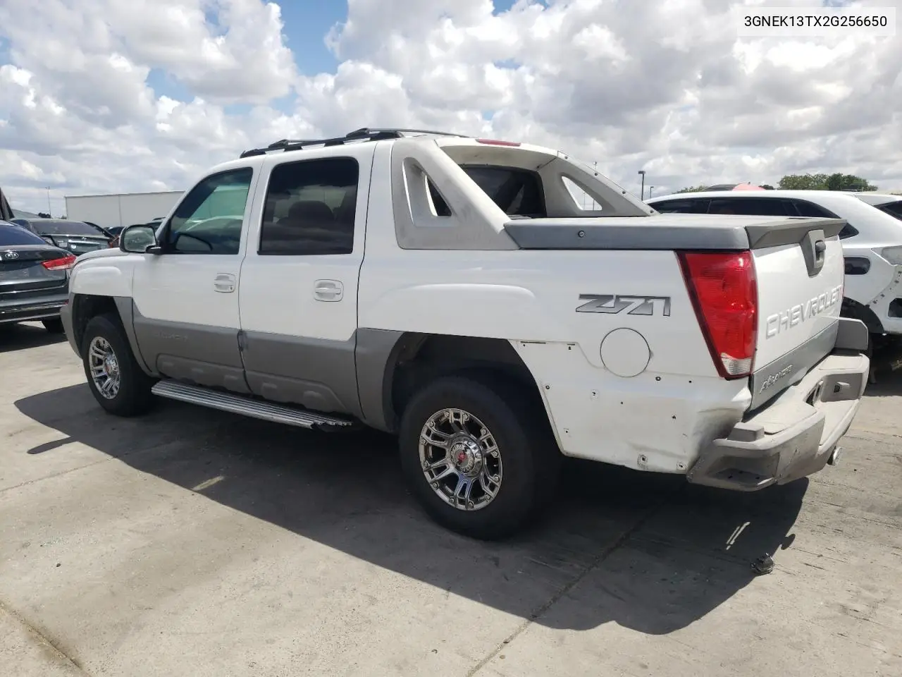2002 Chevrolet Avalanche K1500 VIN: 3GNEK13TX2G256650 Lot: 56239355