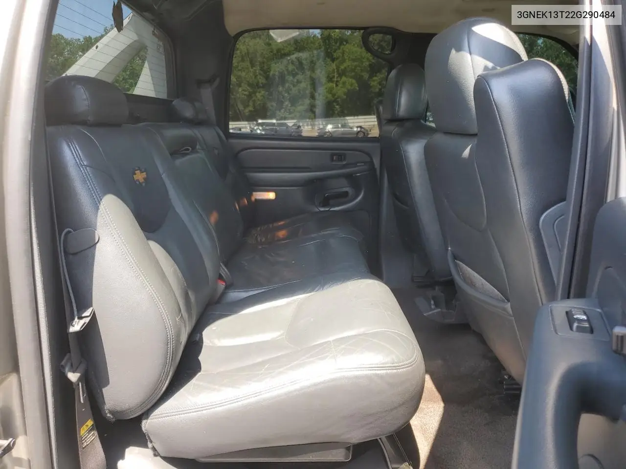 2002 Chevrolet Avalanche K1500 VIN: 3GNEK13T22G290484 Lot: 62167495