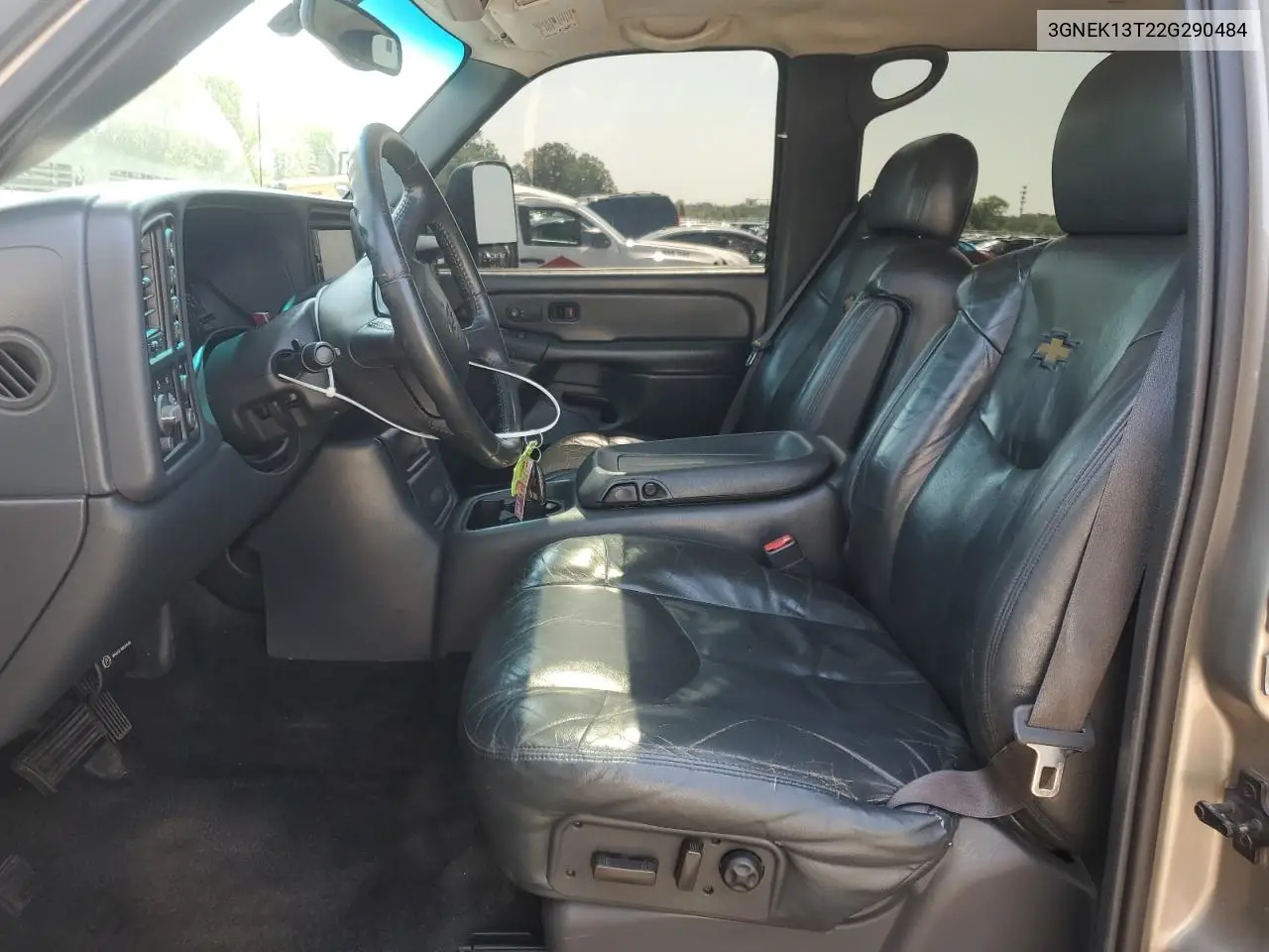 2002 Chevrolet Avalanche K1500 VIN: 3GNEK13T22G290484 Lot: 62167495