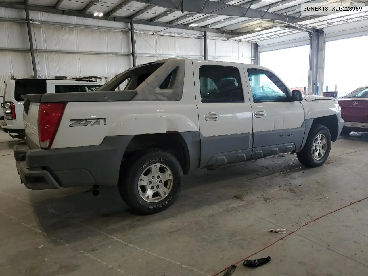 2002 Chevrolet Avalanche K1500 VIN: 3GNEK13TX2G228959 Lot: 63598085