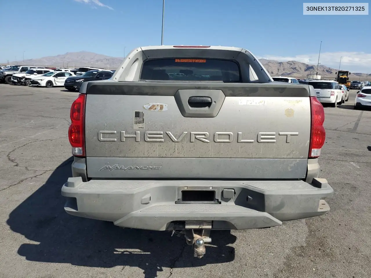 2002 Chevrolet Avalanche K1500 VIN: 3GNEK13T82G271325 Lot: 65598225