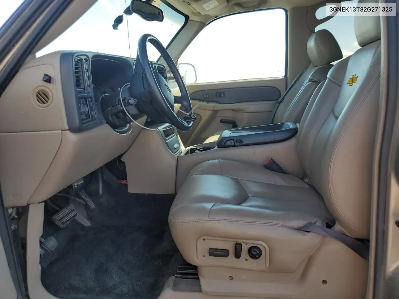 2002 Chevrolet Avalanche K1500 VIN: 3GNEK13T82G271325 Lot: 65598225