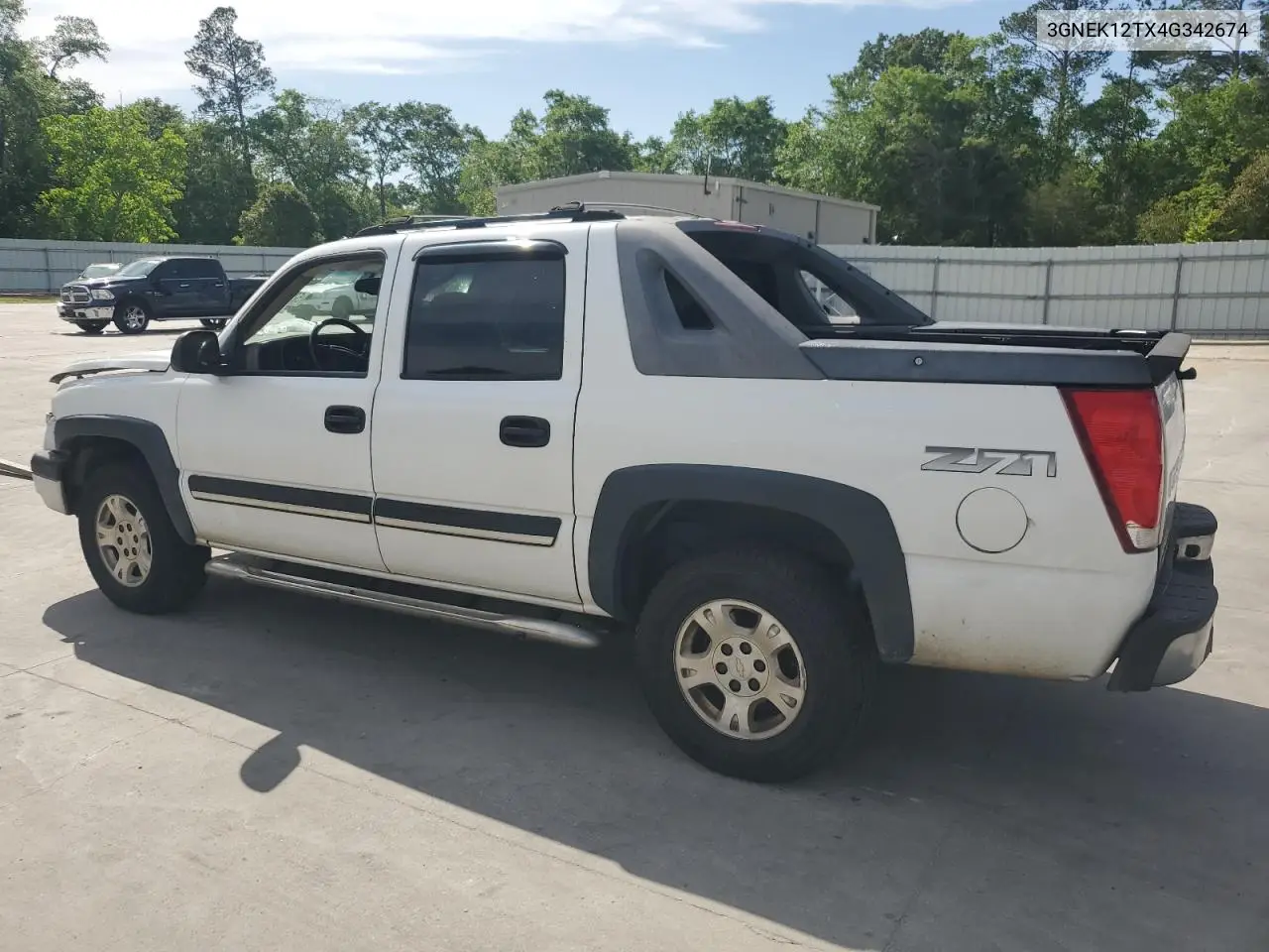 2004 Chevrolet Avalanche K1500 VIN: 3GNEK12TX4G342674 Lot: 52879115