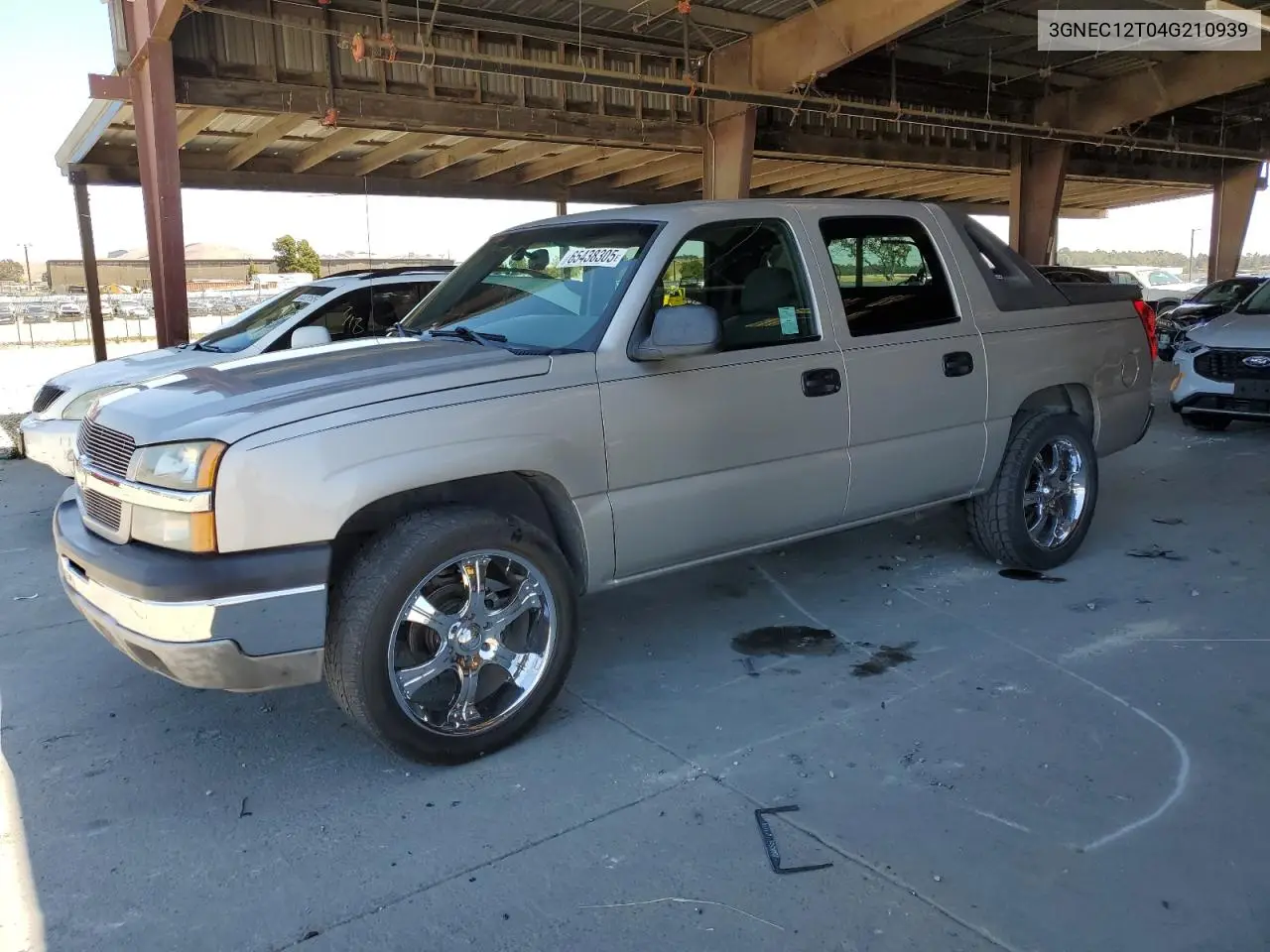 2004 Chevrolet Avalanche C1500 VIN: 3GNEC12T04G210939 Lot: 65438305
