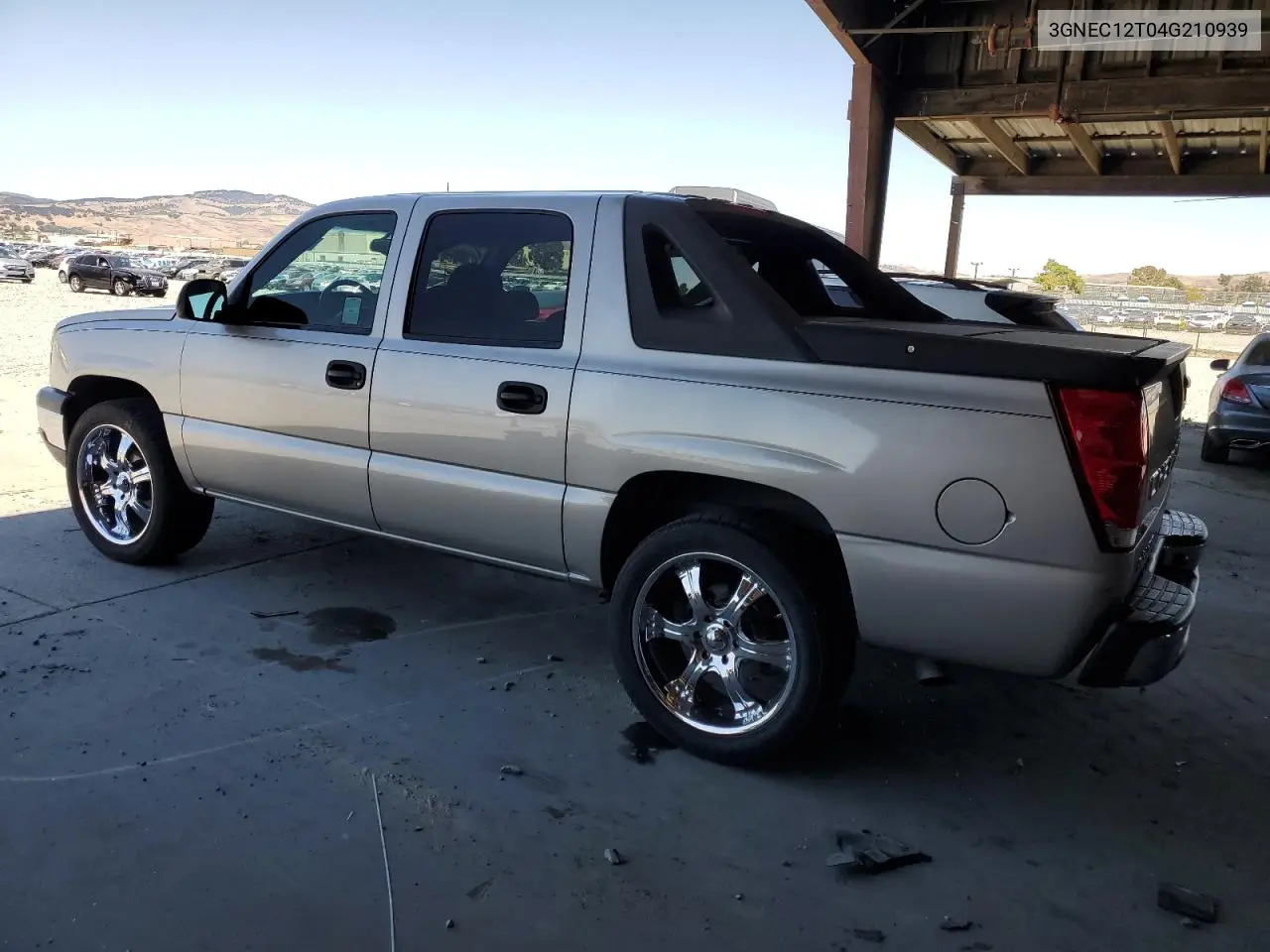 2004 Chevrolet Avalanche C1500 VIN: 3GNEC12T04G210939 Lot: 65438305