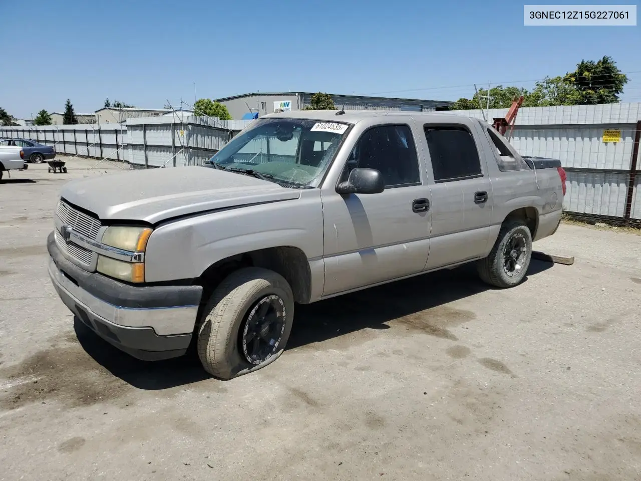 2005 Chevrolet Avalanche C1500 VIN: 3GNEC12Z15G227061 Lot: 61024535