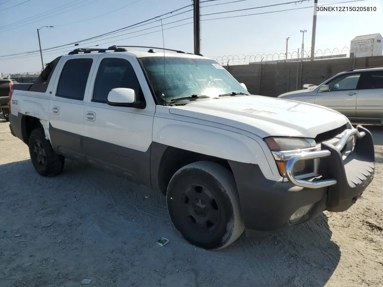 2005 Chevrolet Avalanche K1500 VIN: 3GNEK12Z15G205810 Lot: 62230515
