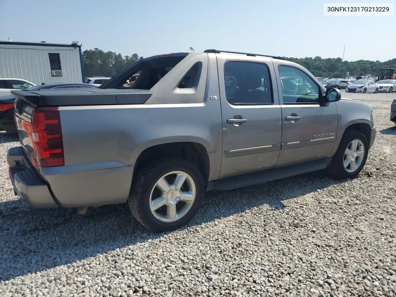 2007 Chevrolet Avalanche K1500 VIN: 3GNFK12317G213229 Lot: 61739975