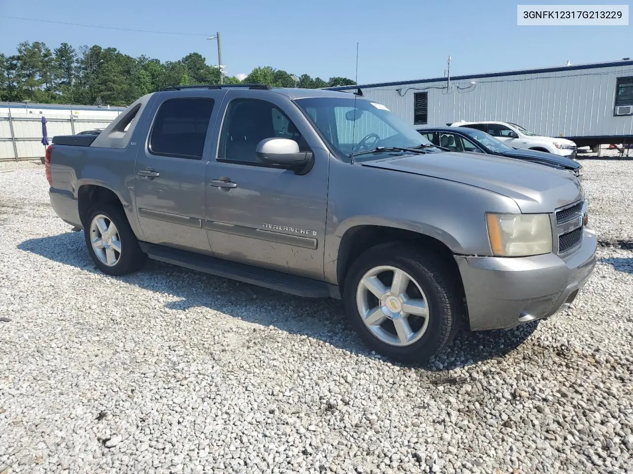 2007 Chevrolet Avalanche K1500 VIN: 3GNFK12317G213229 Lot: 61739975