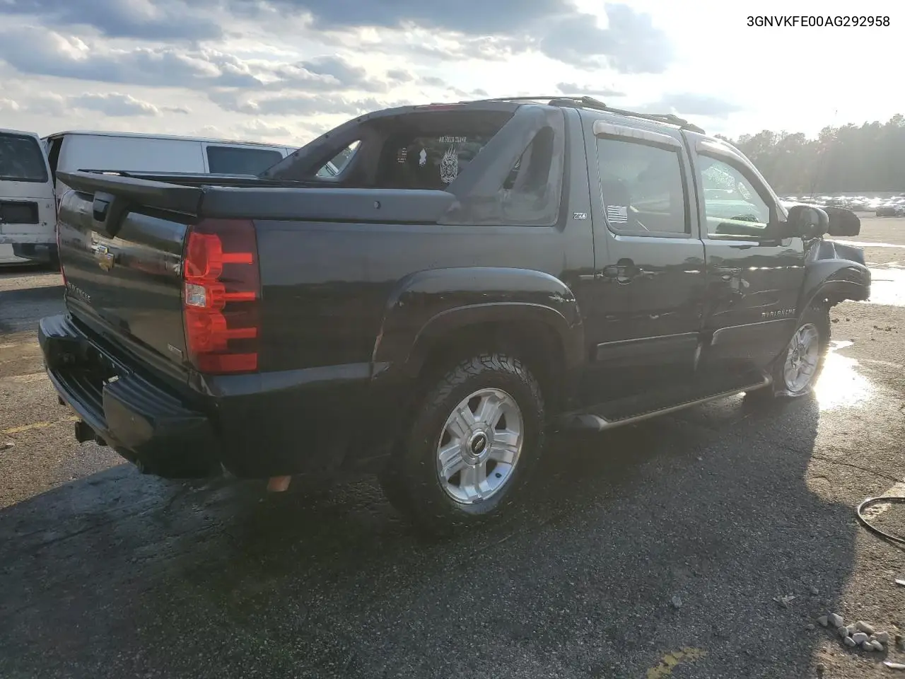 3GNVKFE00AG292958 2010 Chevrolet Avalanche Lt