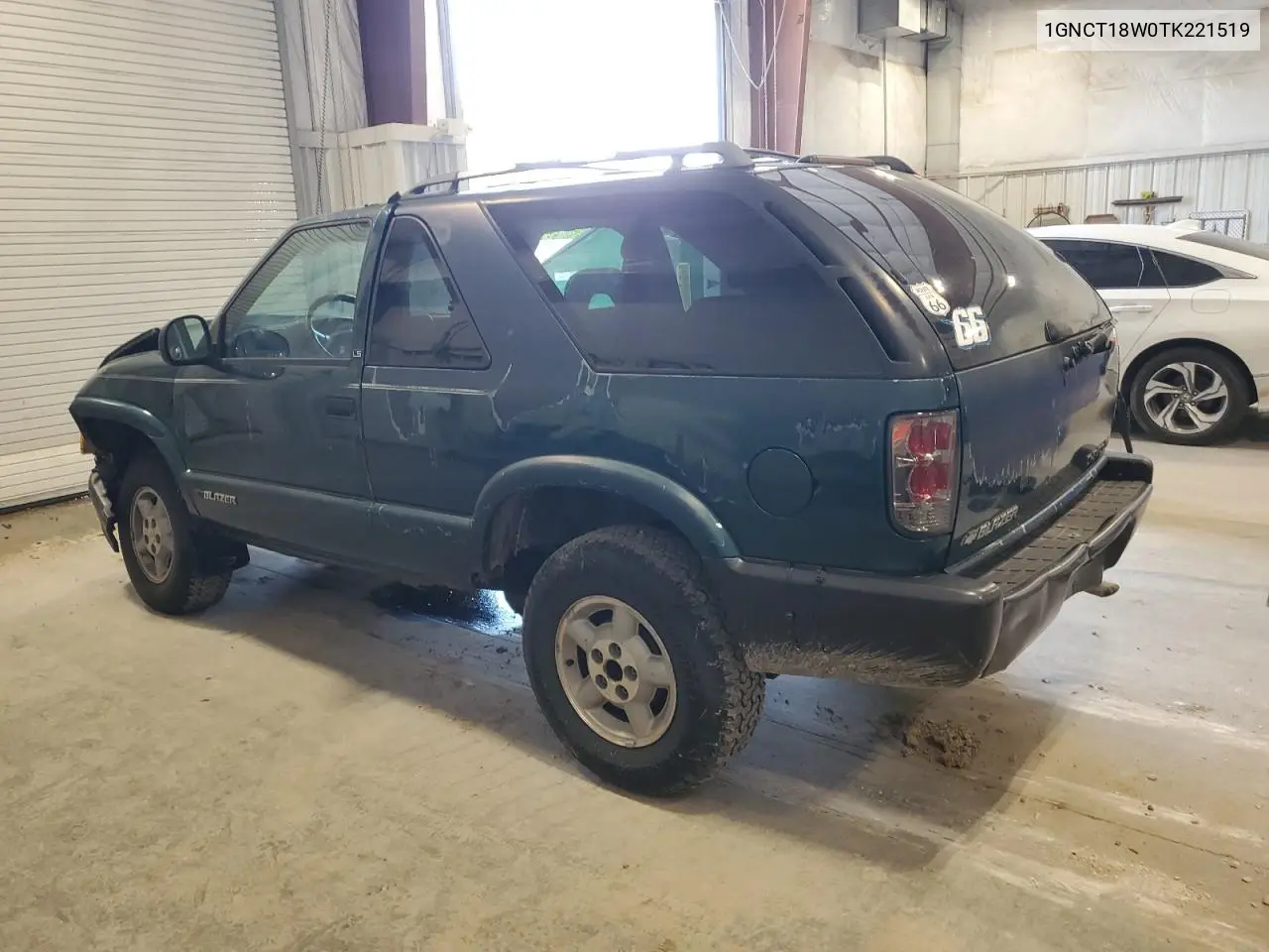 1996 Chevrolet Blazer VIN: 1GNCT18W0TK221519 Lot: 61718135