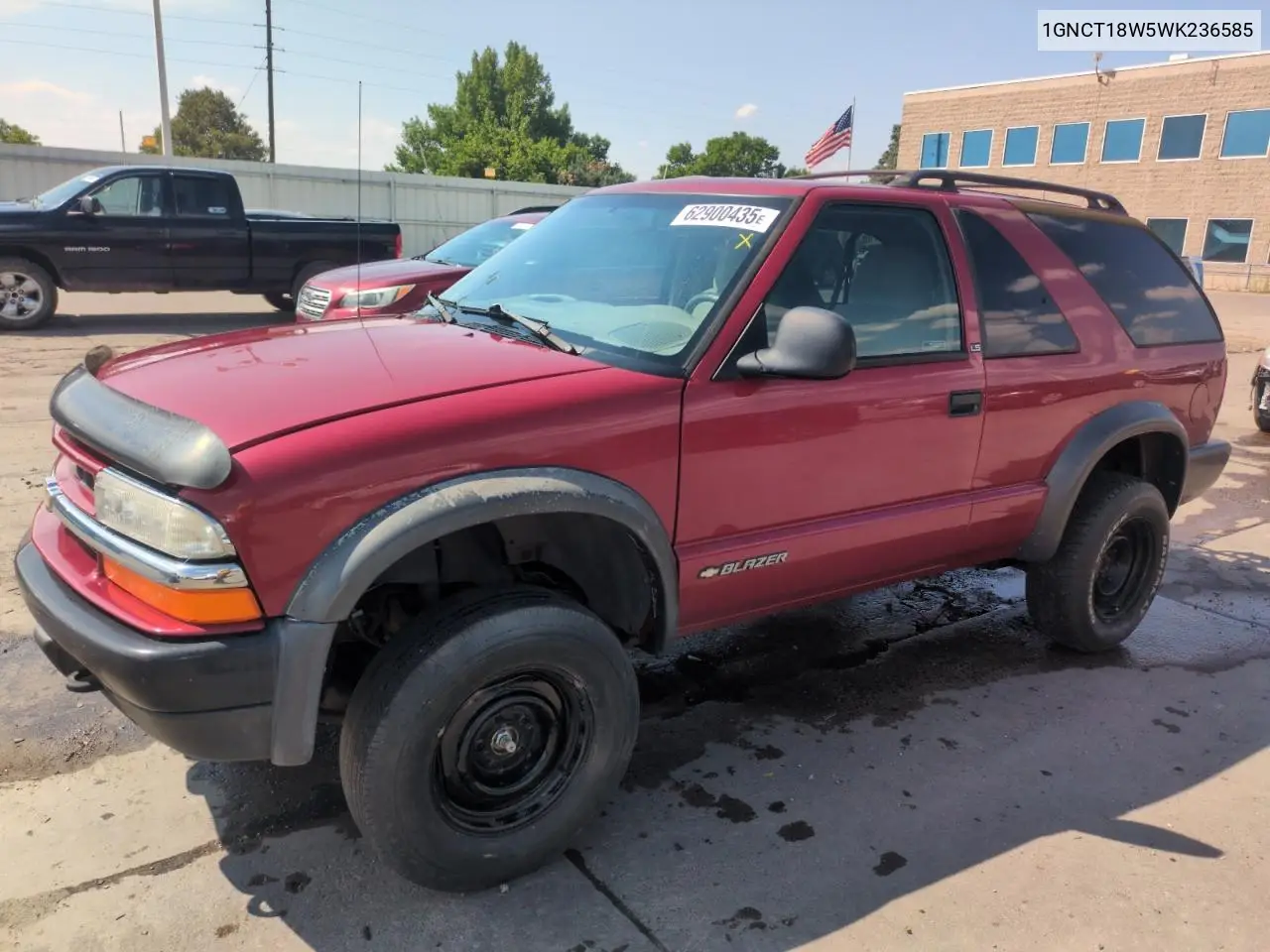 1998 Chevrolet Blazer VIN: 1GNCT18W5WK236585 Lot: 62900435