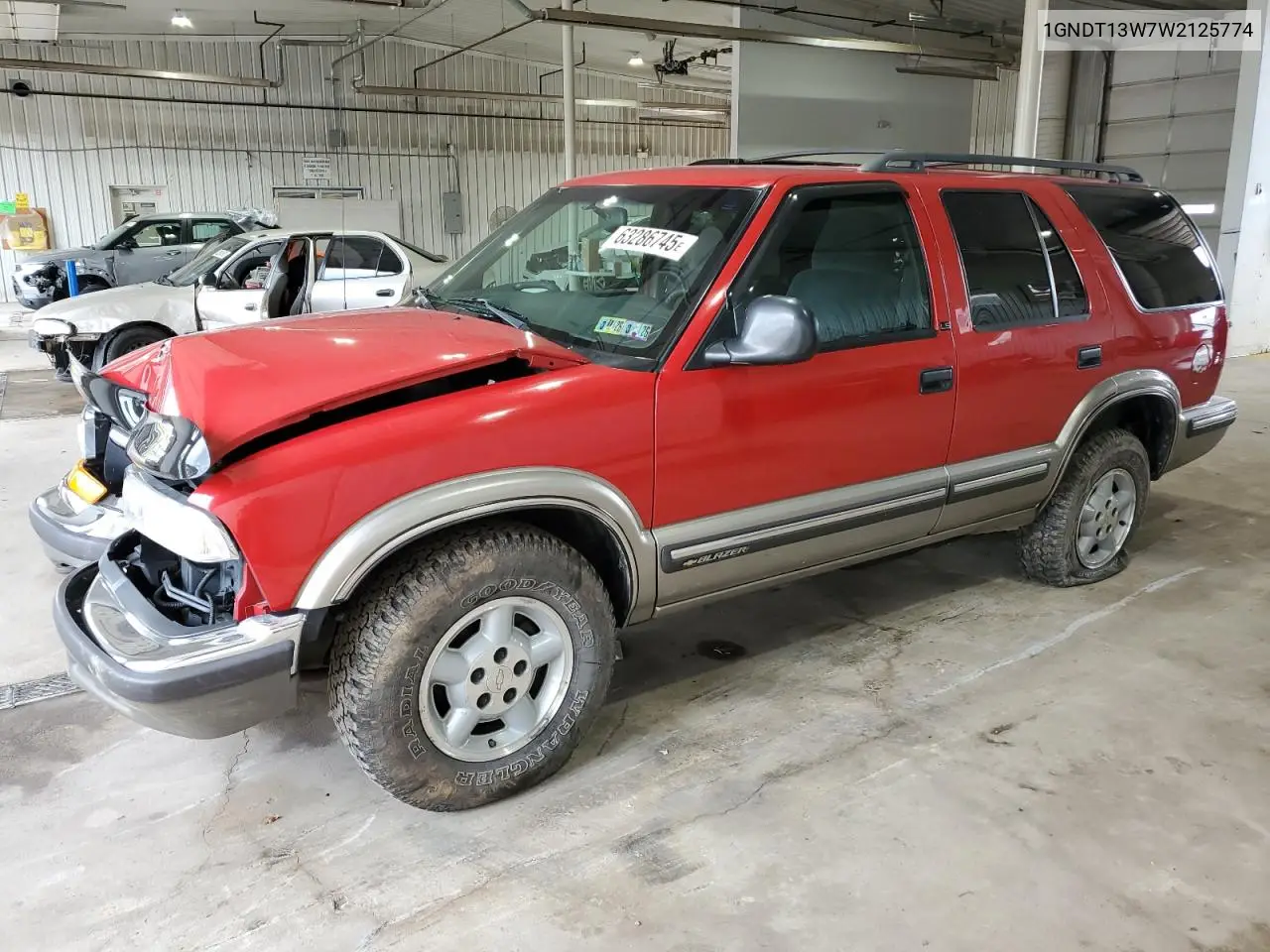 1998 Chevrolet Blazer VIN: 1GNDT13W7W2125774 Lot: 63286745