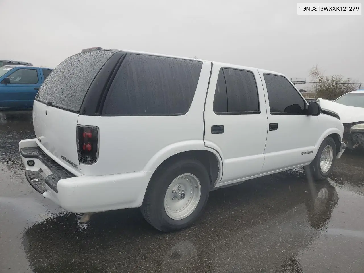 1999 Chevrolet Blazer VIN: 1GNCS13WXXK121279 Lot: 55698505