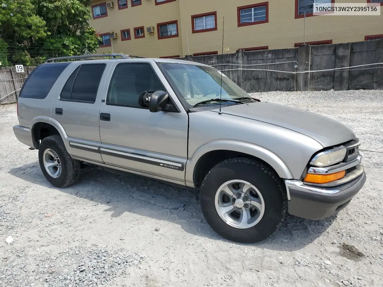 2000 Chevrolet Blazer VIN: 1GNCS13W2Y2395156 Lot: 65617525