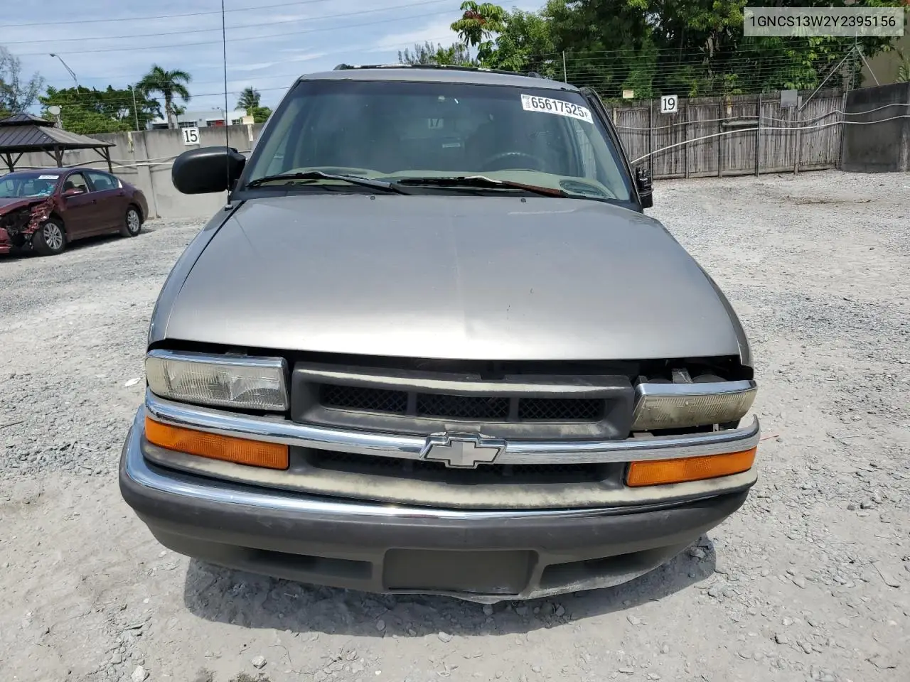2000 Chevrolet Blazer VIN: 1GNCS13W2Y2395156 Lot: 65617525