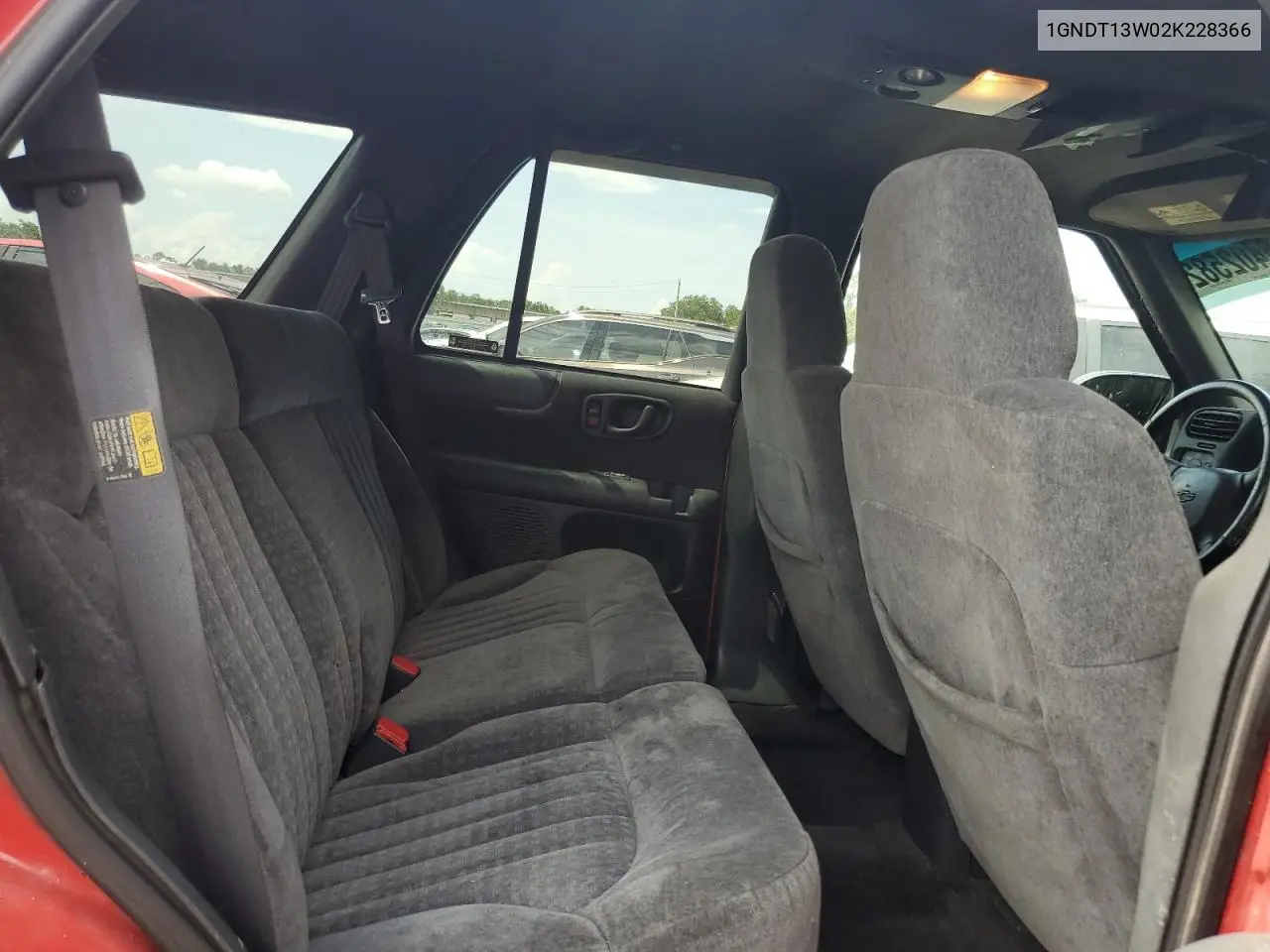 2002 Chevrolet Blazer VIN: 1GNDT13W02K228366 Lot: 64025825