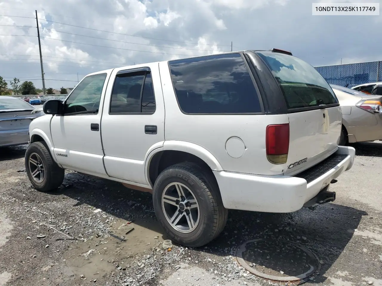 2005 Chevrolet Blazer VIN: 1GNDT13X25K117749 Lot: 59133375