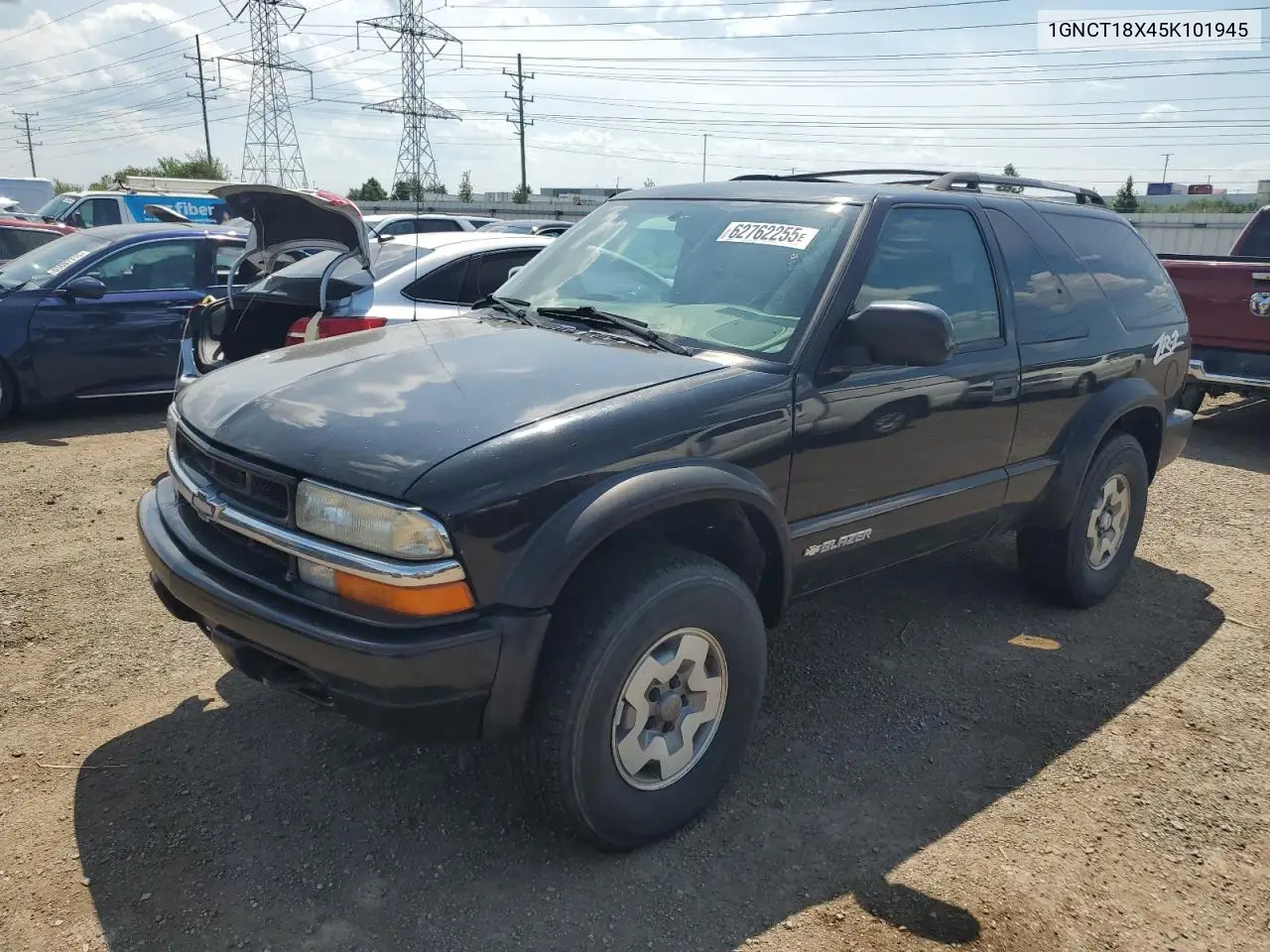 2005 Chevrolet Blazer VIN: 1GNCT18X45K101945 Lot: 62762255