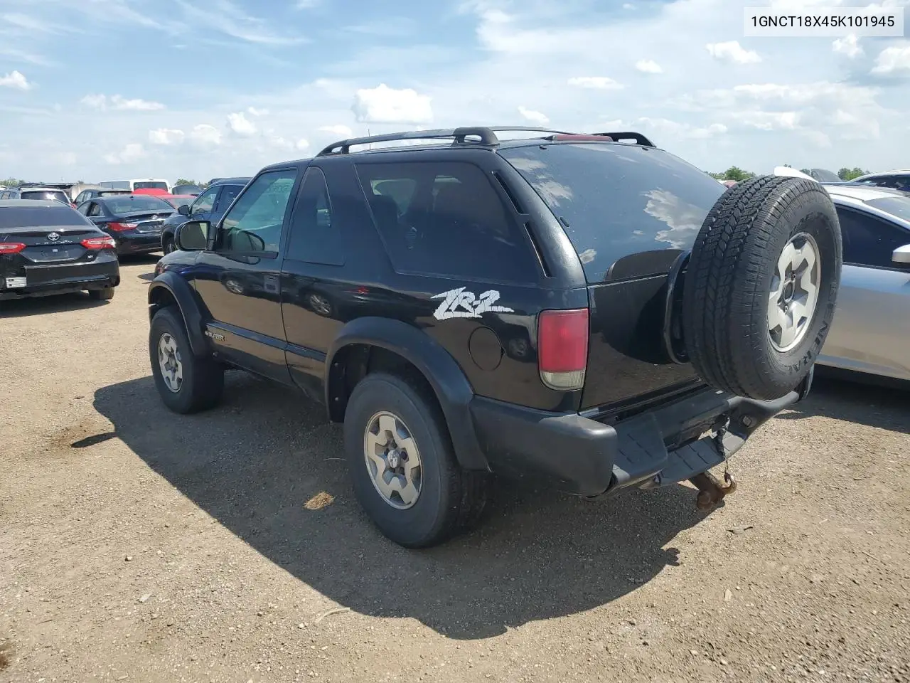 2005 Chevrolet Blazer VIN: 1GNCT18X45K101945 Lot: 62762255