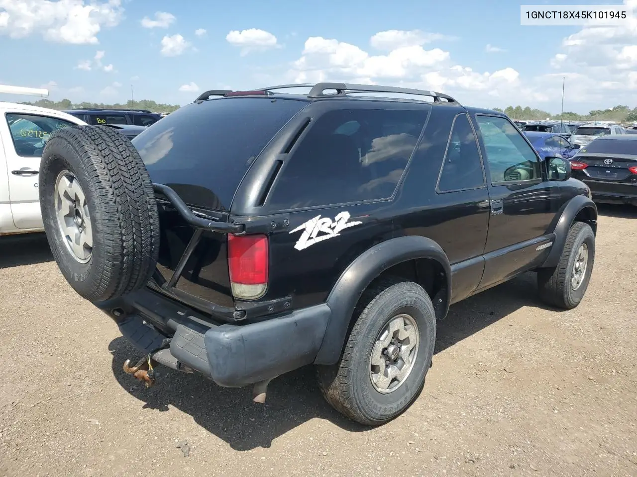 2005 Chevrolet Blazer VIN: 1GNCT18X45K101945 Lot: 62762255