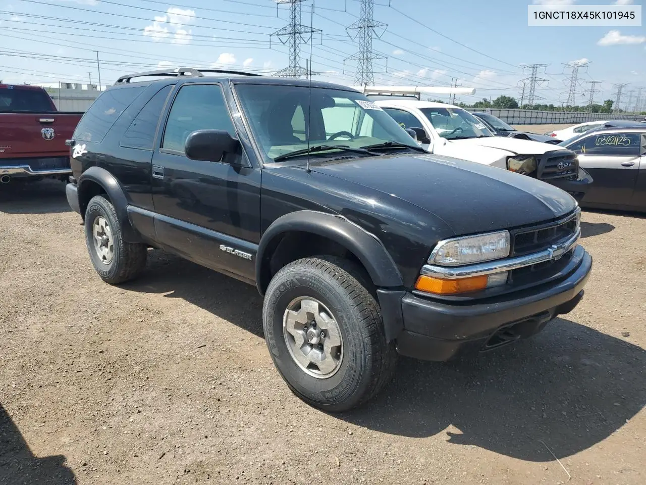 2005 Chevrolet Blazer VIN: 1GNCT18X45K101945 Lot: 62762255