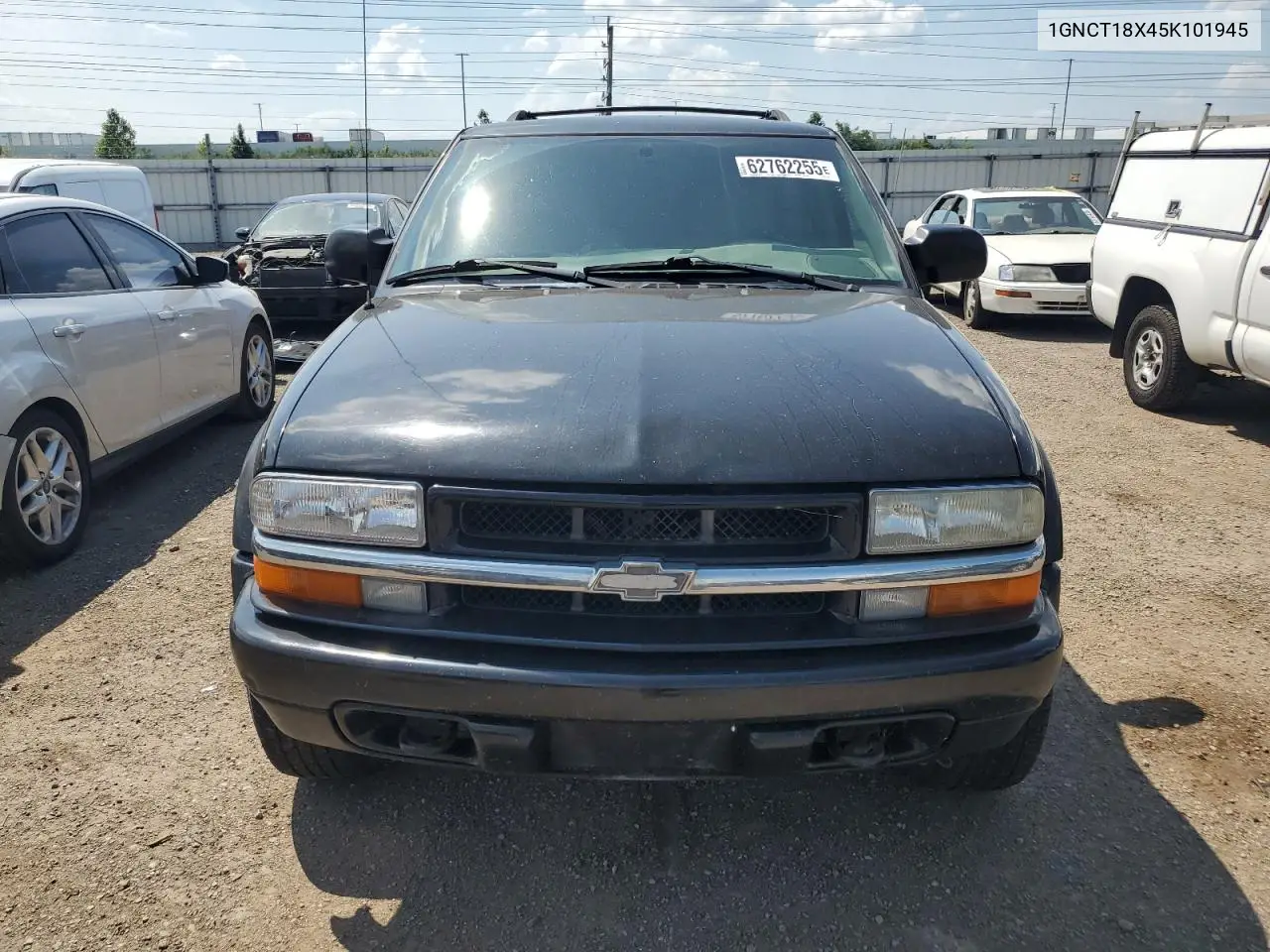2005 Chevrolet Blazer VIN: 1GNCT18X45K101945 Lot: 62762255