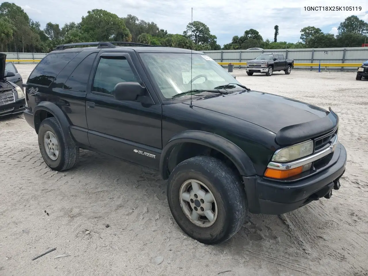 2005 Chevrolet Blazer VIN: 1GNCT18X25K105119 Lot: 65774865