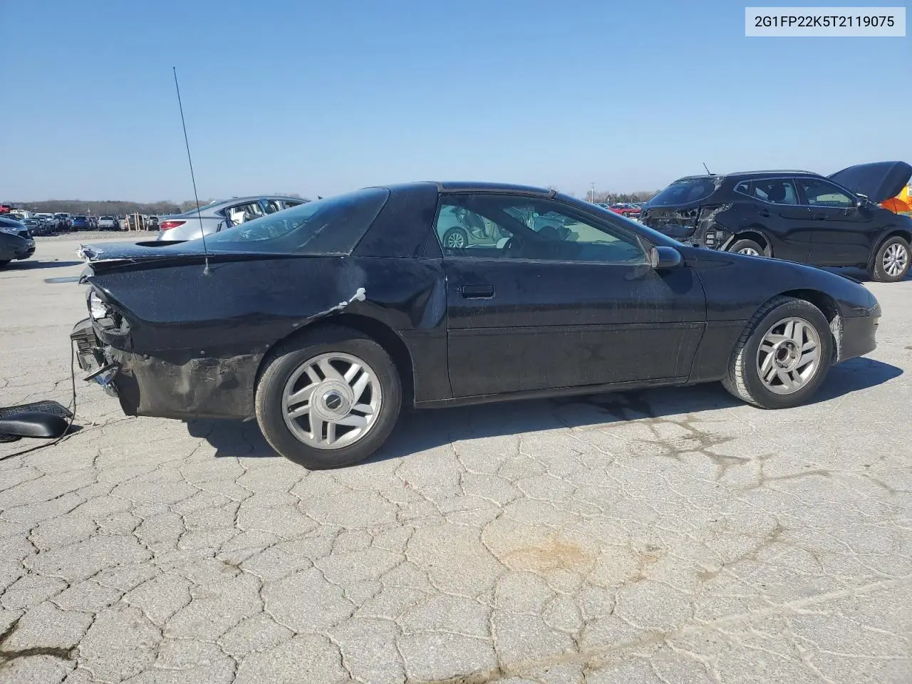 1996 Chevrolet Camaro Base VIN: 2G1FP22K5T2119075 Lot: 44441015