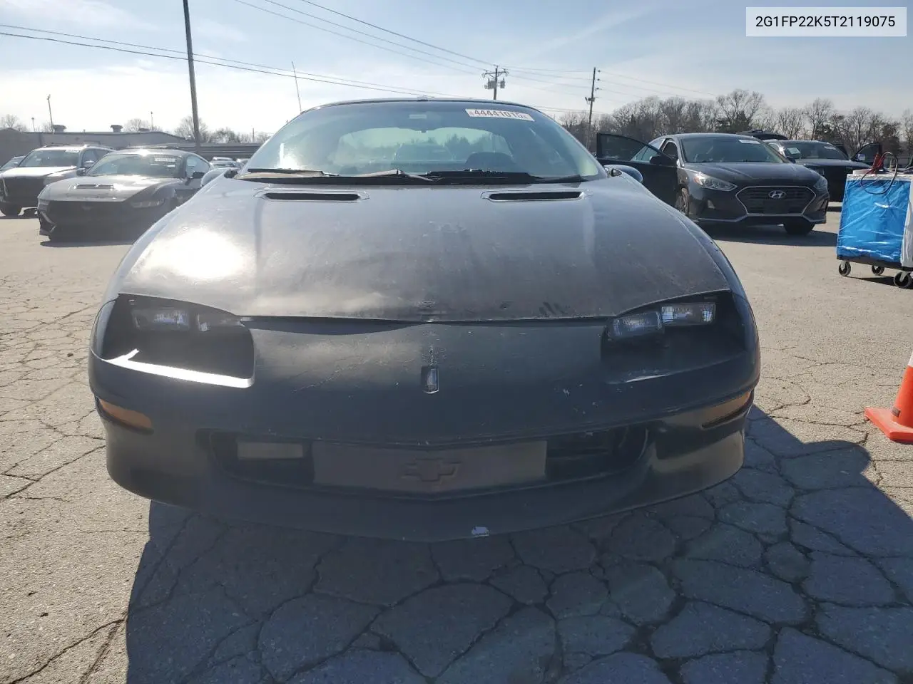 1996 Chevrolet Camaro Base VIN: 2G1FP22K5T2119075 Lot: 44441015