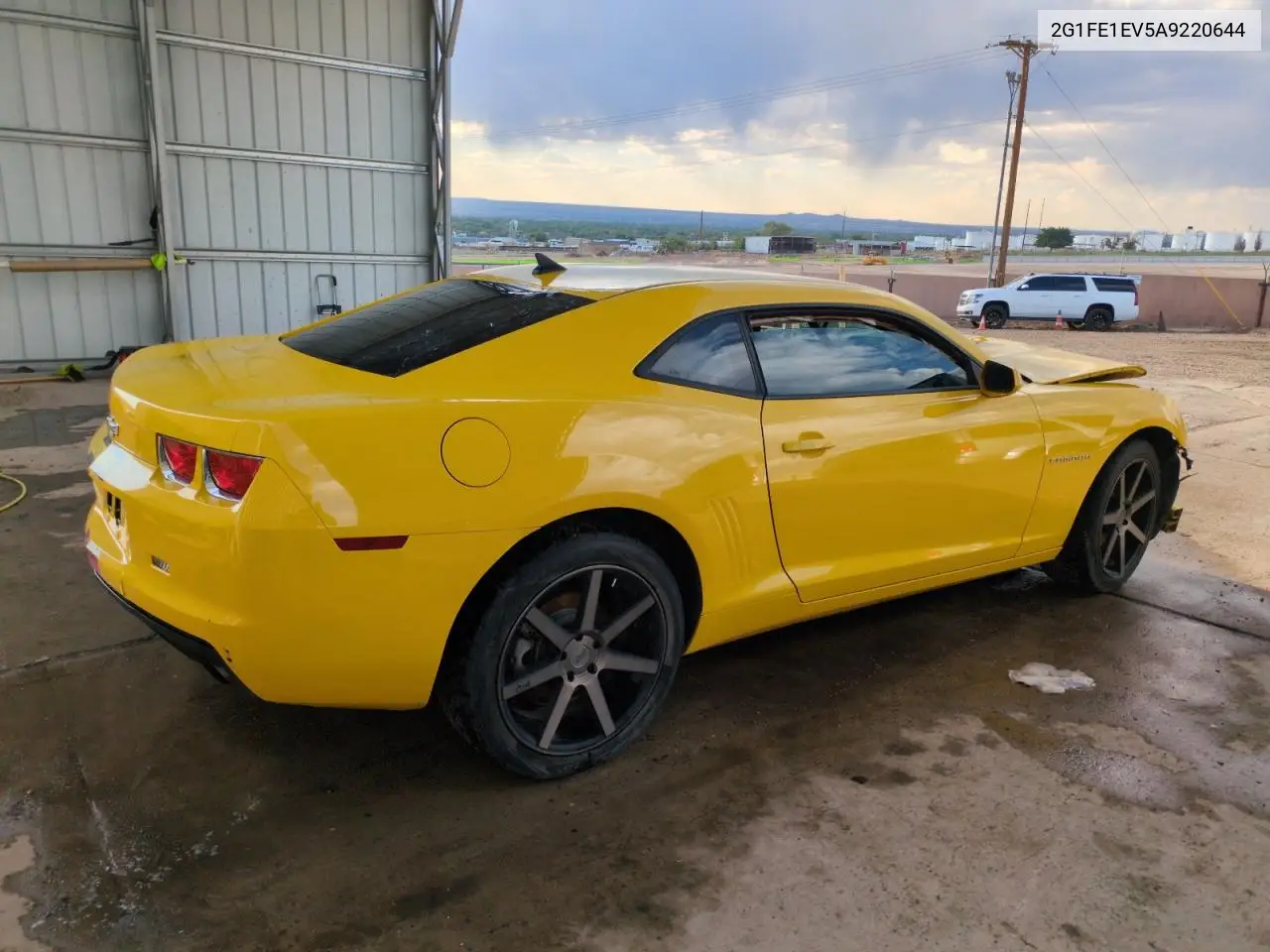 2010 Chevrolet Camaro Ls VIN: 2G1FE1EV5A9220644 Lot: 59681685