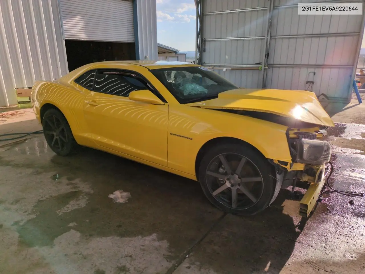 2010 Chevrolet Camaro Ls VIN: 2G1FE1EV5A9220644 Lot: 59681685