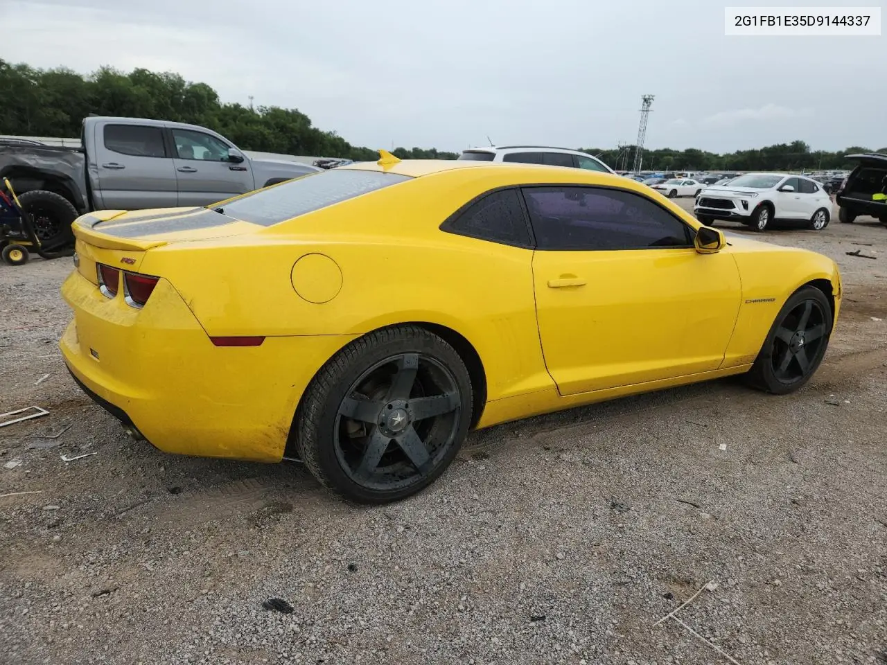 2013 Chevrolet Camaro Lt VIN: 2G1FB1E35D9144337 Lot: 63164105