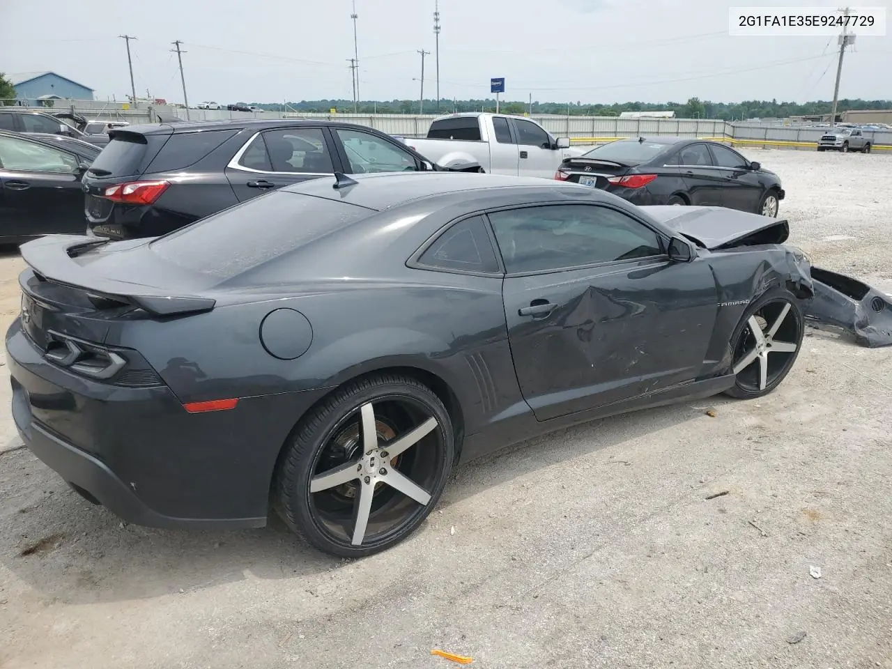 2014 Chevrolet Camaro Ls VIN: 2G1FA1E35E9247729 Lot: 60512345