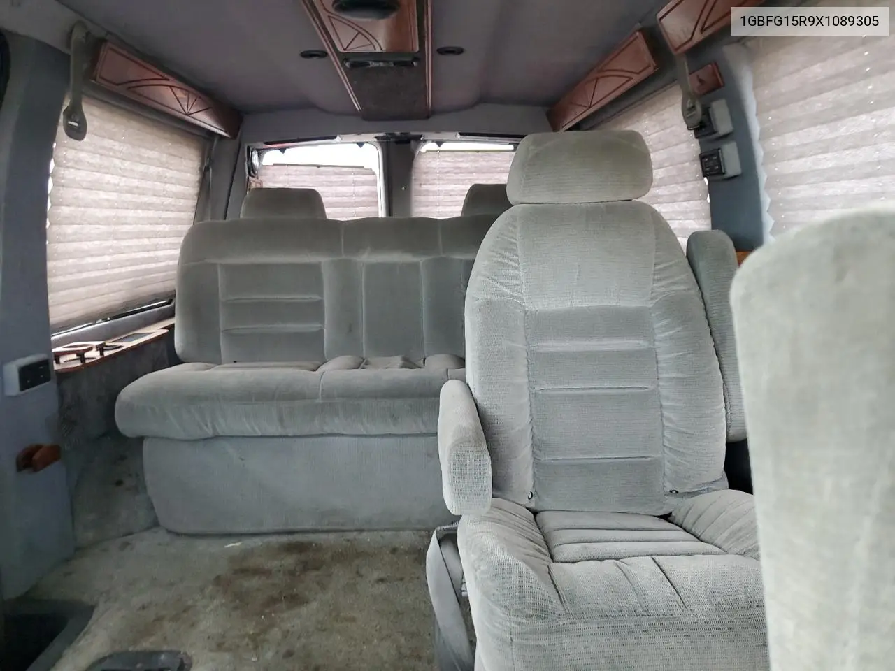 1999 Chevrolet Express G1500 VIN: 1GBFG15R9X1089305 Lot: 51810075