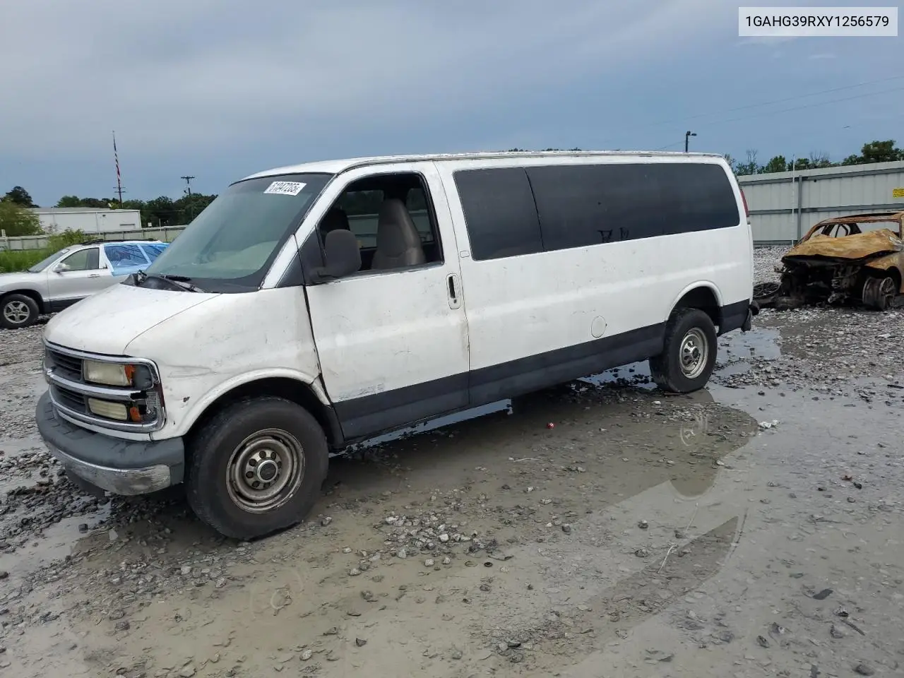 2000 Chevrolet Express G3500 VIN: 1GAHG39RXY1256579 Lot: 61047265
