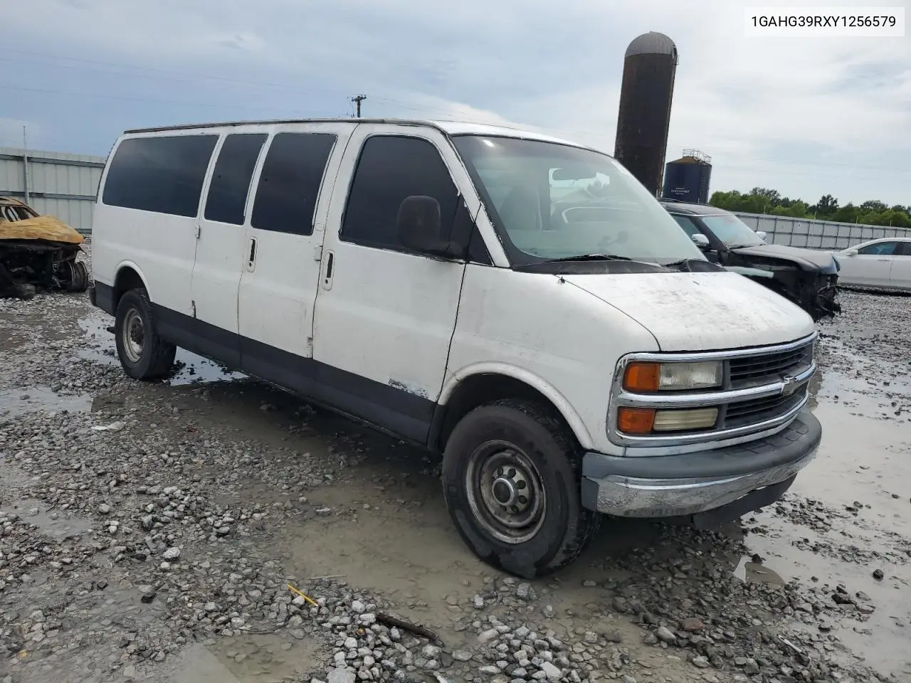 2000 Chevrolet Express G3500 VIN: 1GAHG39RXY1256579 Lot: 61047265