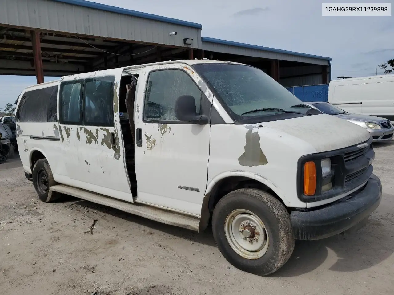 2001 Chevrolet Express G3500 VIN: 1GAHG39RX11239898 Lot: 37352072